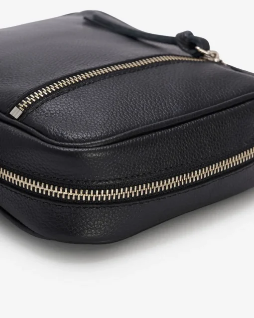 Essential Crossbody Cervino