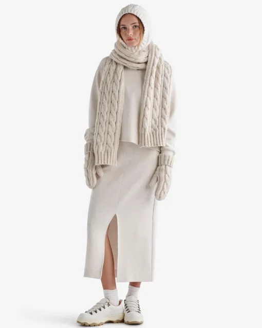 Olivia Cable Scarf