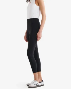 Restore Capri Pocket Legging