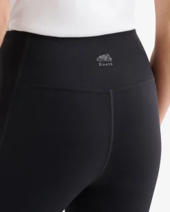 Restore Capri Pocket Legging